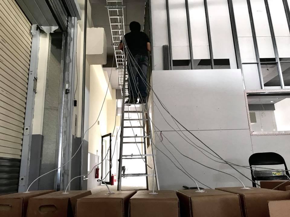 大型工廠辦公室施工進場